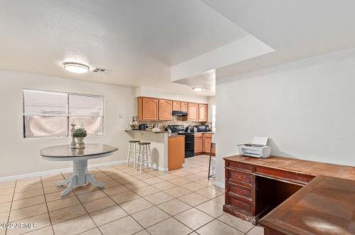 3068 89 Dr, Phoenix AZ 85037-1171 exterior