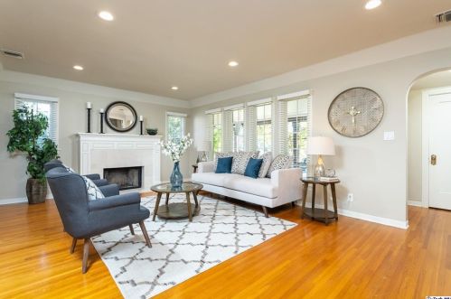 1357 Moncado Dr, Glendale, CA 91207-1831