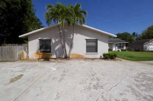 8744 Sunset Dr, West Palm Beach, FL 33410-6243
