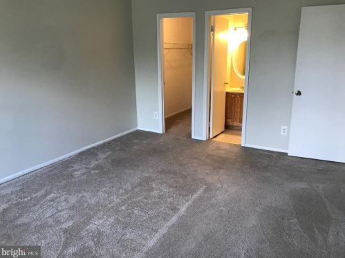 3094 Harbour Dr, Palmyra NJ 08065-2217 exterior