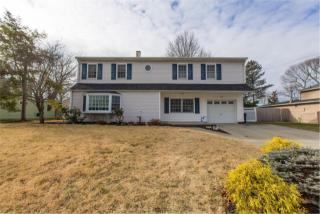 12 Arrow St, Selden, NY 11784-3802