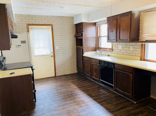 9715 Reichert Pl, Milwaukee, WI 53225-2526