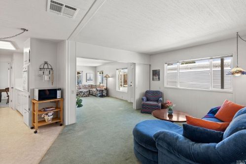 40 Westgate Cir, Santa Rosa CA  95401-9014 exterior