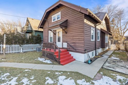 3013 Bartlett Ave, Milwaukee WI 53211-3215 exterior