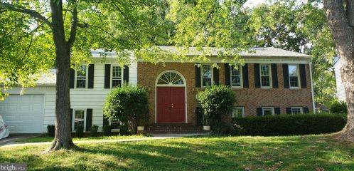 7918 Edinburgh Dr, Springfield VA  22153-2905 exterior