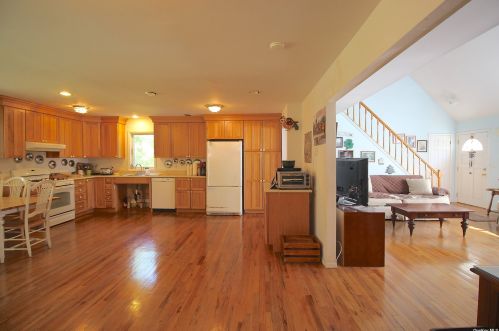 66 Shore Rd, Mount Sinai NY  11766-1420 exterior