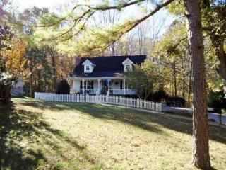 1541 Hidden Meadow Dr, Cottontown, TN 37048-9671