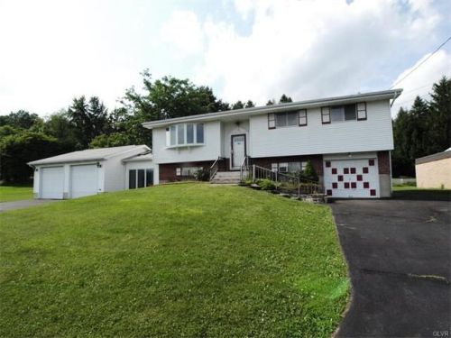 3100 Fireline Rd, Palmerton, PA 18071-5722