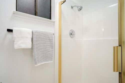 95 Colorados Dr, Millbrae CA  94030-2107 exterior