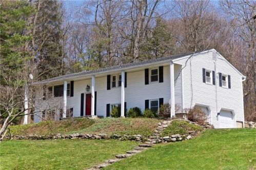 20 Grey Hollow Rd, Norwalk, CT 06850-1305