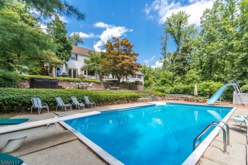9 Ridge Rd, Gladstone, NJ 07934-2000
