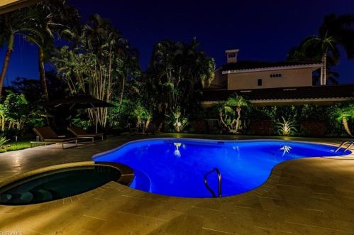 579 Neapolitan Way, Naples FL  34103-8567 exterior