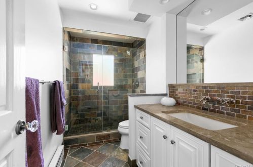 18 Aldridge Rd, Chappaqua NY  10514-3401 exterior