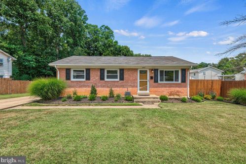 14517 Fullerton Rd, Woodbridge, VA 22193-2034