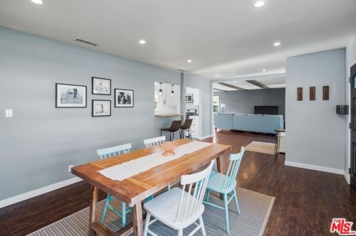 17030 Hart St, Van Nuys CA 91406-4508 exterior