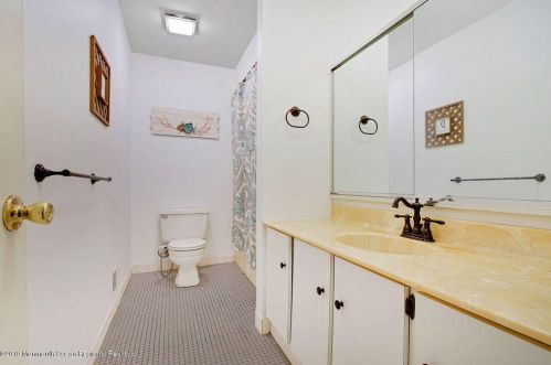 58 Malibu Ct, Old Bridge NJ  08857-3053 exterior