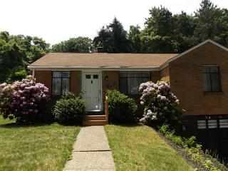 416 Lee Dr, Pittsburgh, PA 15235-1840