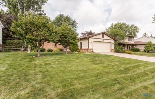 2564 Bonnie Ln, Maumee, OH 43537-1209