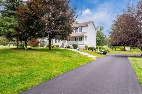 2 Booth Dr, Camp Bell Hall, NY 10916-3034