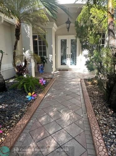 14421 37th St, Hollywood, FL 33027-3787