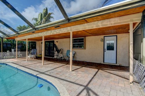 718 27th Pl, Boynton Beach, FL 33435-7979