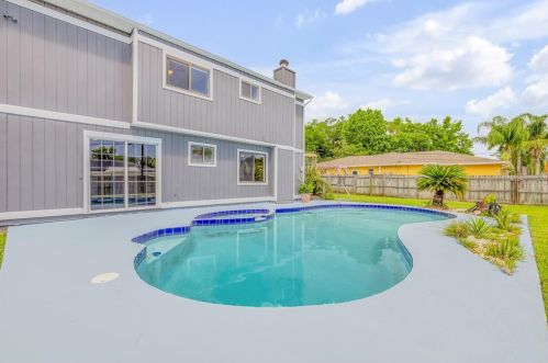 2819 Silver Palm Dr, Edgewater FL 32141-5501 exterior