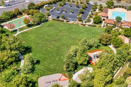 26173 Lone Rock Ct, Santa Clarita CA  91381-0647 exterior