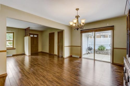 2022 116, Milwaukee WI 53226-2104 exterior