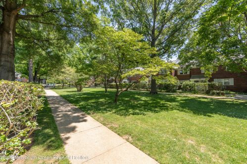 155 Manor Dr, Tinton Falls NJ  07701-2458 exterior