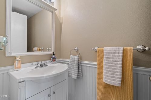 1640 Rivas Ln, Oxnard CA 93035-2749 exterior