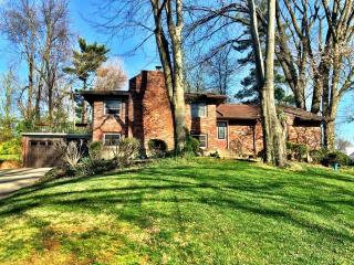 1508 Schuff Ln, Louisville, KY 40205-2722