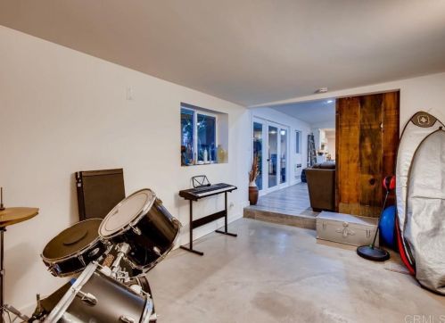 596 Vale Vw Dr, Vista CA  92081-6741 exterior