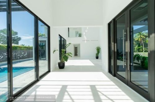 4444 Washington Rd, West Palm Beach, FL 33405-2748