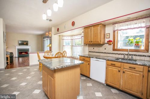 109 Joan Dr, Collegeville PA  19426-1958 exterior