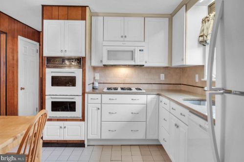 113 Purnell Ave, Riverton NJ 08077-2248 exterior