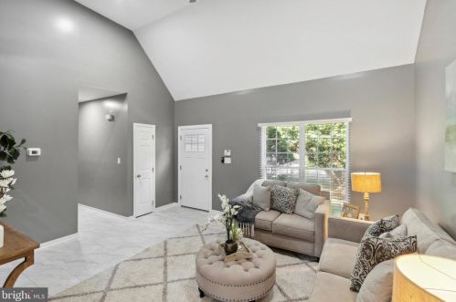712 Seymour Rd, Bear, DE 19701-1164