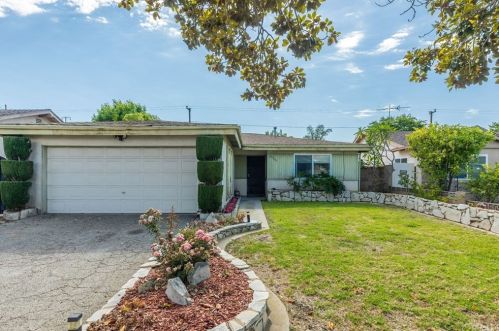 21241 Oakfort Ave, Long Beach, CA 90745-1842