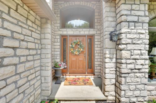 36 Wilshire Dr, Hebron, OH 43025-9417
