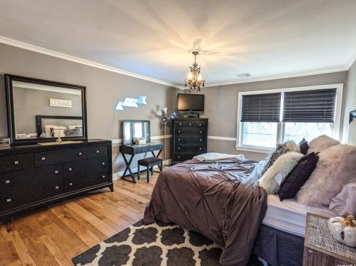 16 Lodge Ln, Miller Place NY  11764-1912 exterior