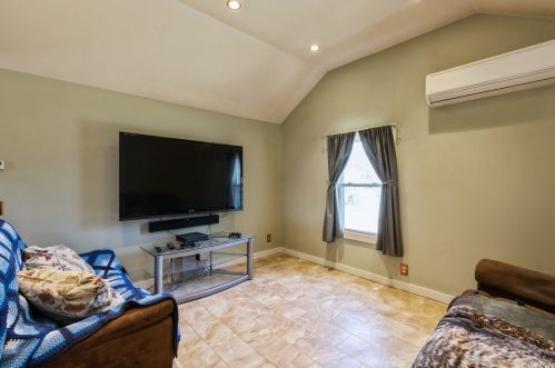 305 Bayberry Rd, Southold NY  11971-4436 exterior