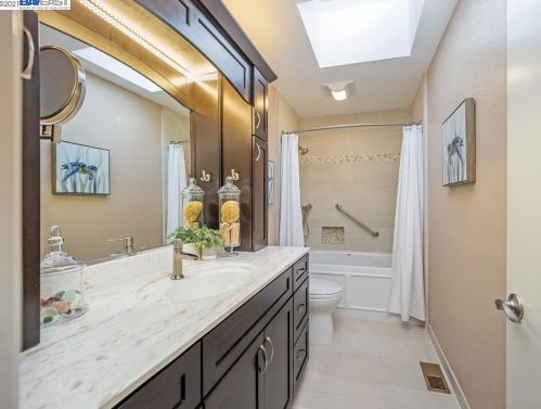 5230 Riverdale Ct, Pleasanton CA  94588-3759 exterior