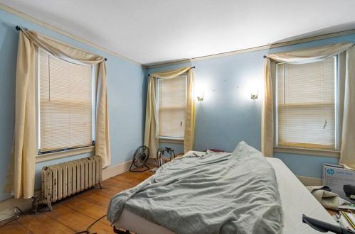 28 Rochambeau Ave, Providence RI 02906-1908 exterior