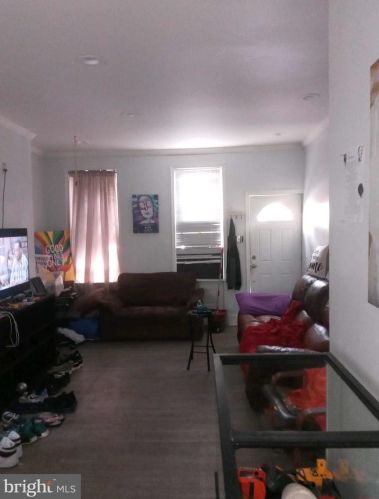 2327 Hancock St, Philadelphia, PA 19133-3721