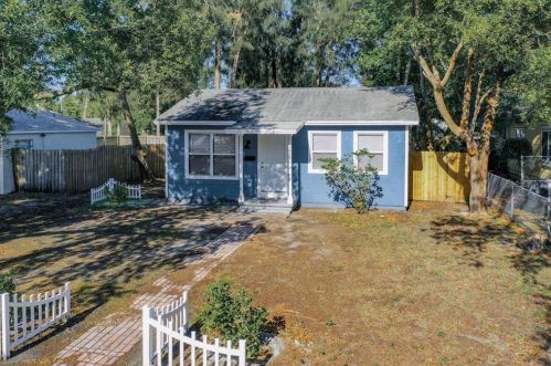 3921 7th St, Saint Petersburg, FL 33705-3822