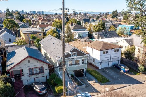 841 58th St, Oakland CA  94608-1403 exterior