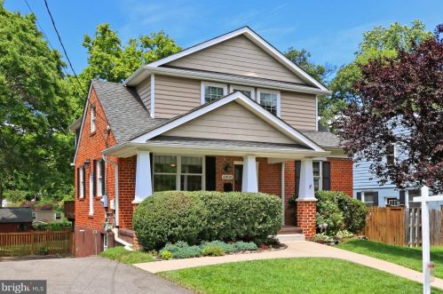 6908 Farragut Ave, Falls Church, VA 22042-1941