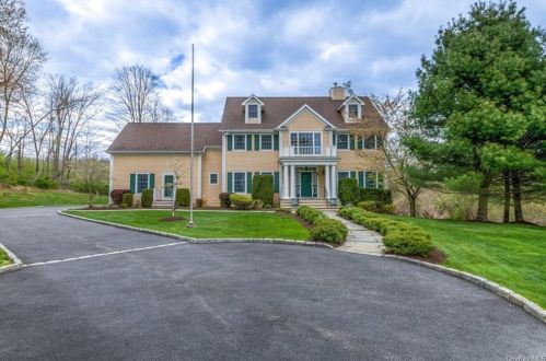 32 Pebblebrook Way, Chappaqua, NY 10514-3054