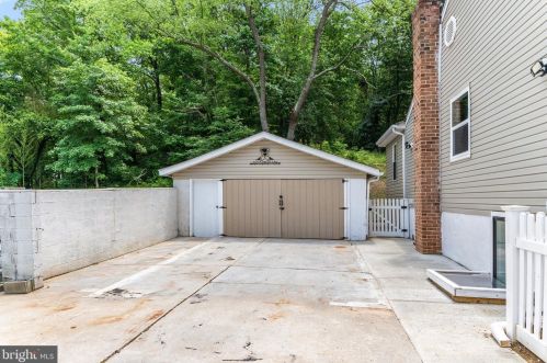 15906 Donald Curtis Dr, Woodbridge VA  22191-4250 exterior