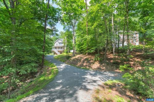 2 Riverside Dr, Bybee VA  22963-2021 exterior