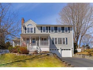 39 Birch St, Bridgeport, CT 06611-3072